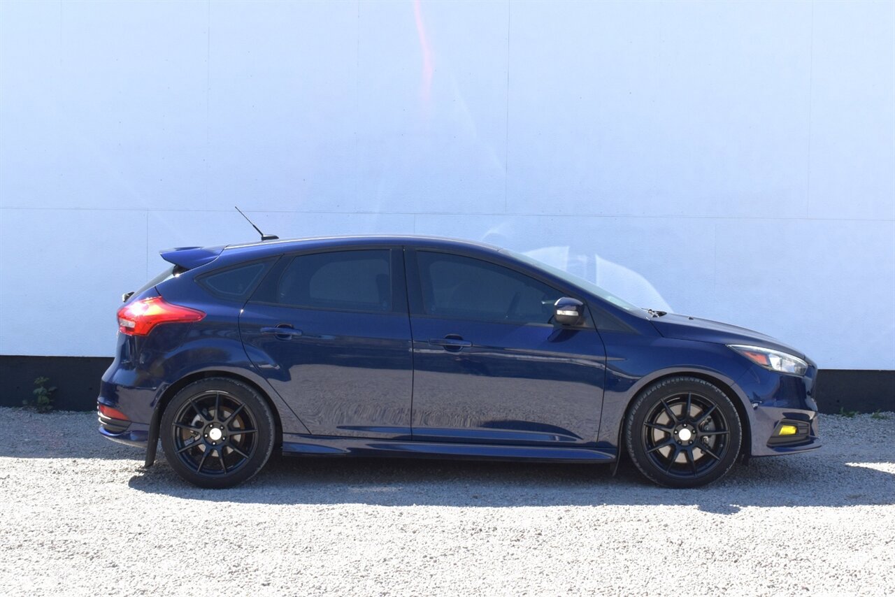Used 2016 Ford Focus ST image 7