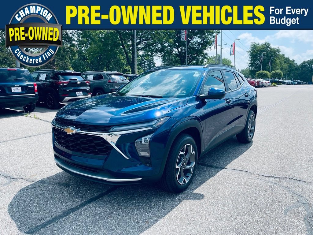 Used 2024 Chevrolet Trax LT FWD image 1