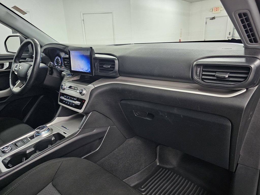Used 2023 Ford Explorer XLT AWD/4WD image 11