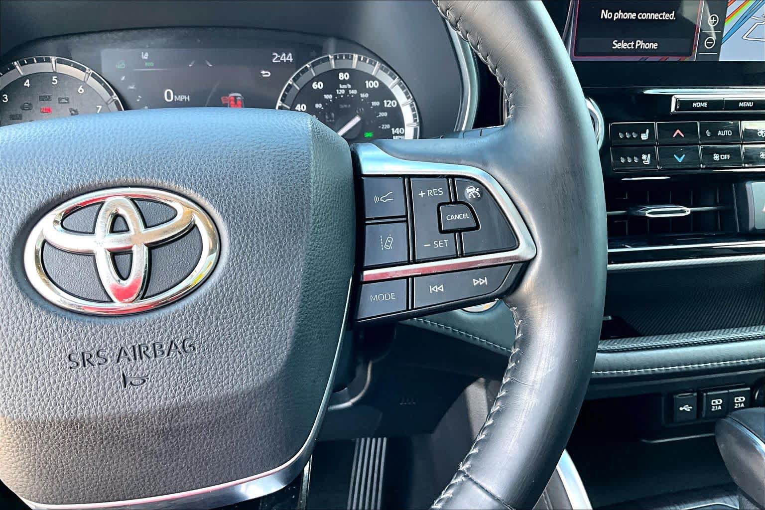 Used 2021 Toyota Highlander Limited AWD/4WD image 25