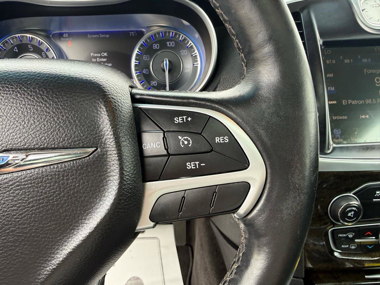 Used 2016 Chrysler 300 C image 18