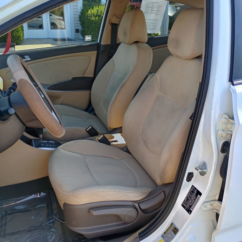 Used 2013 Hyundai Accent GLS image 14