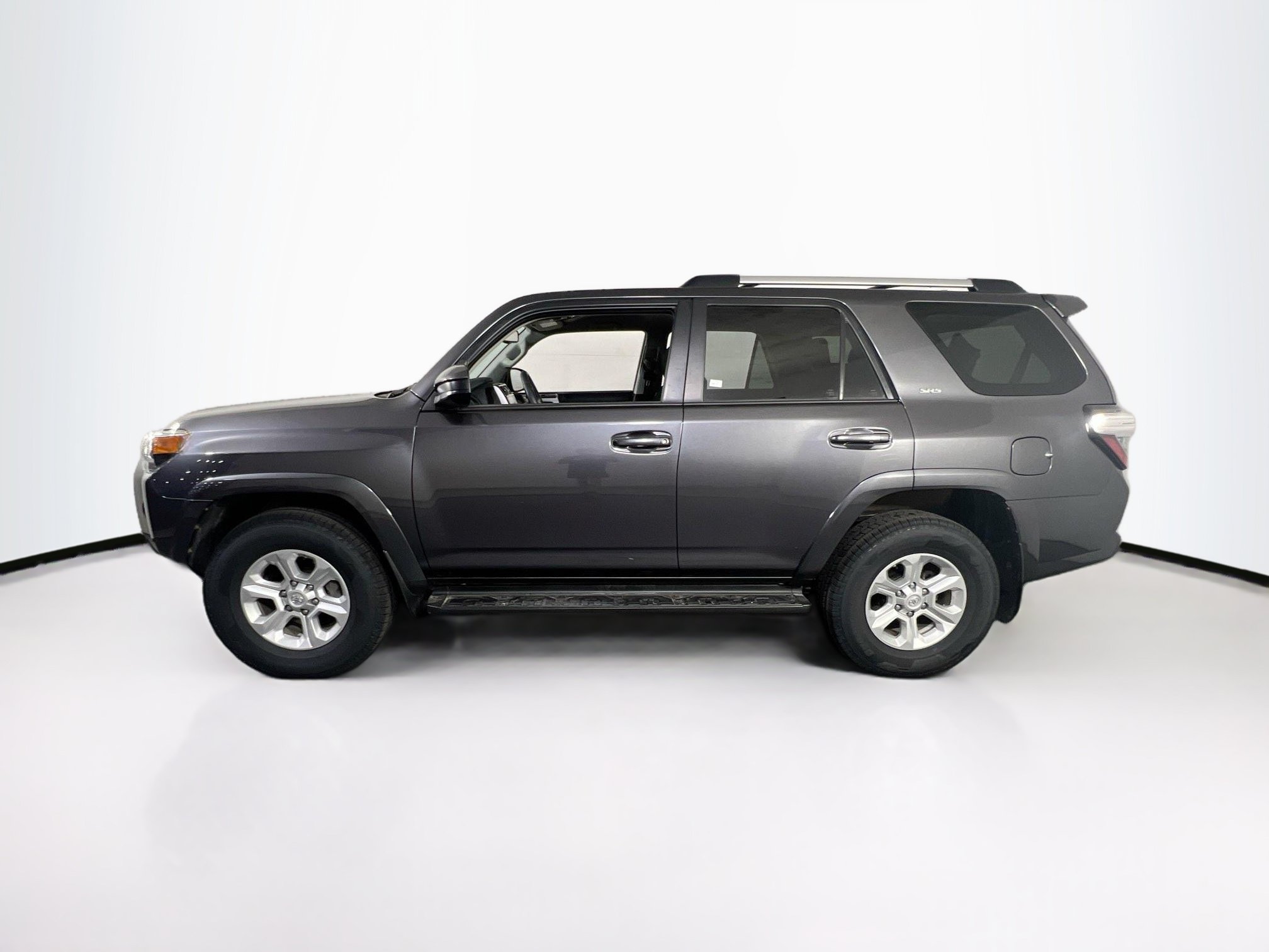 Used 2020 Toyota 4Runner SR5 AWD/4WD image 8