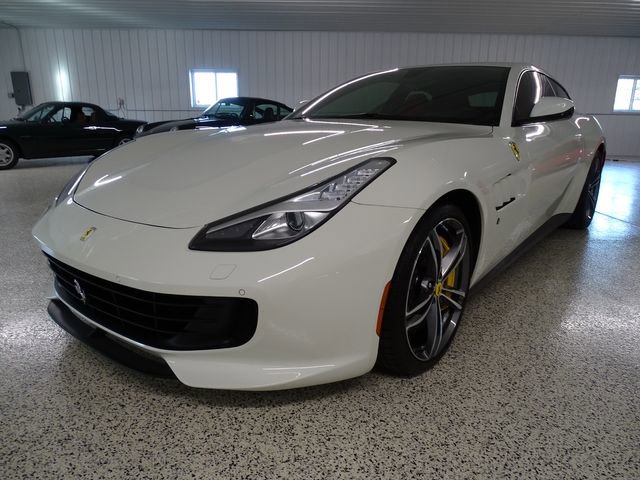Used 2019 Ferrari GTC4Lusso image 3