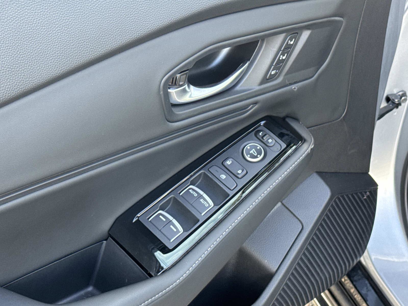 Used 2025 Honda Accord Touring image 18