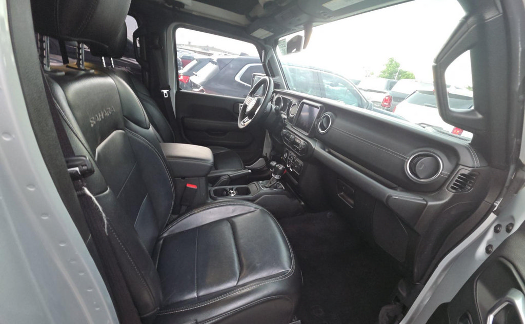Used 2023 Jeep Wrangler Unlimited Sahara AWD/4WD image 7