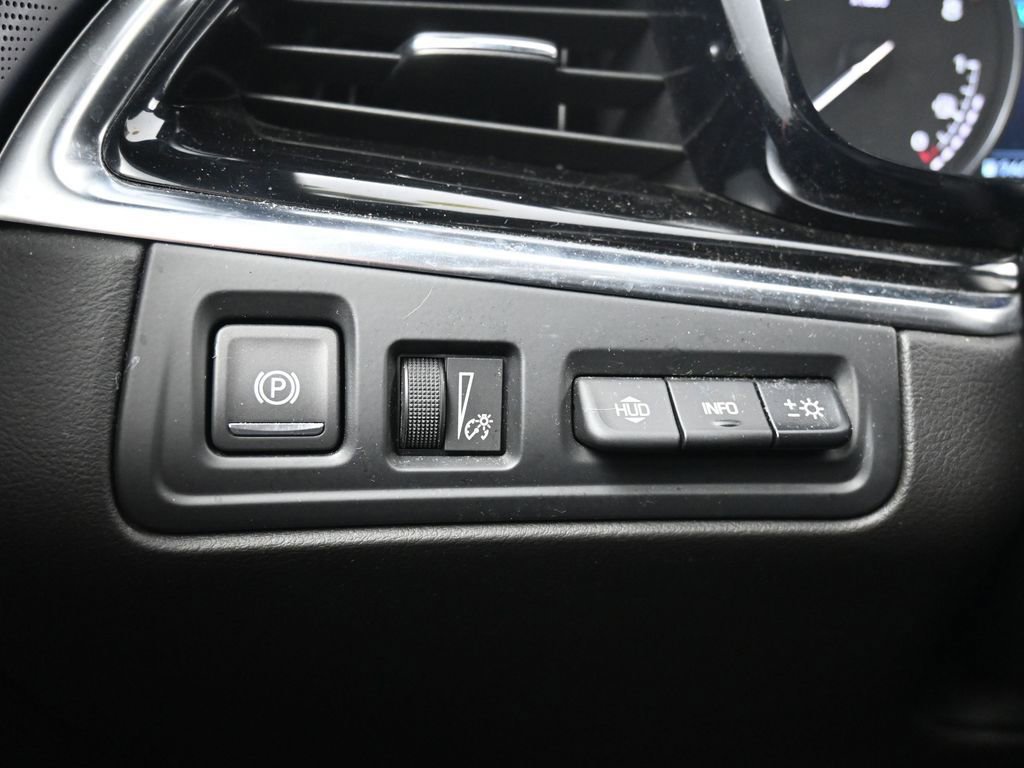 Used 2024 Cadillac XT6 Premium Luxury w/ Technology Package image 14