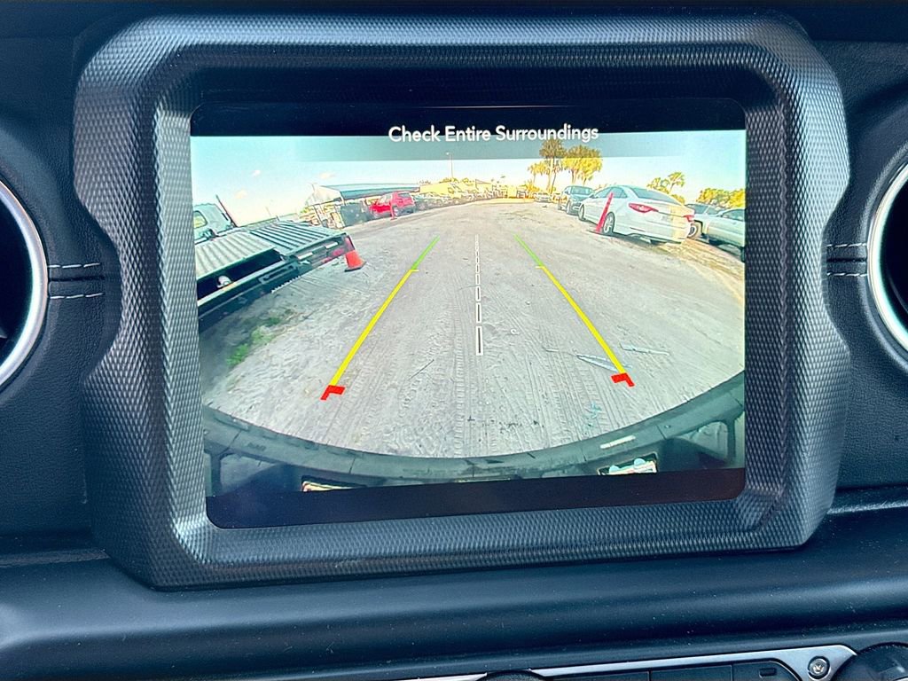 Used 2021 Jeep Wrangler Unlimited Sahara AWD/4WD image 15