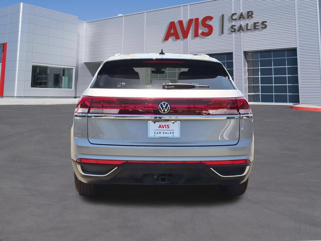 Used 2025 Volkswagen Atlas Cross Sport SE FWD image 7