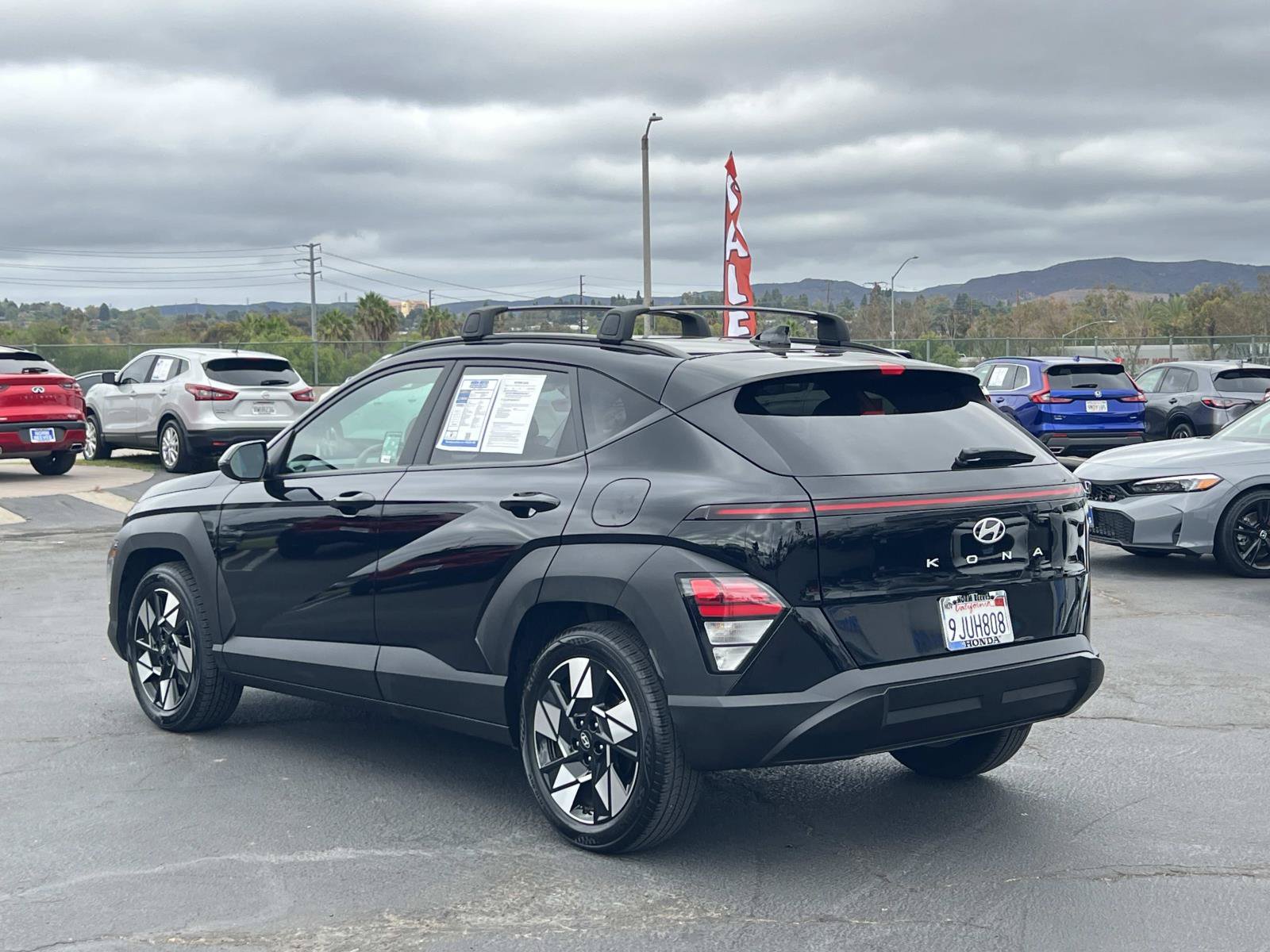 Used 2024 Hyundai Kona SEL w/ Convenience Package FWD image 3