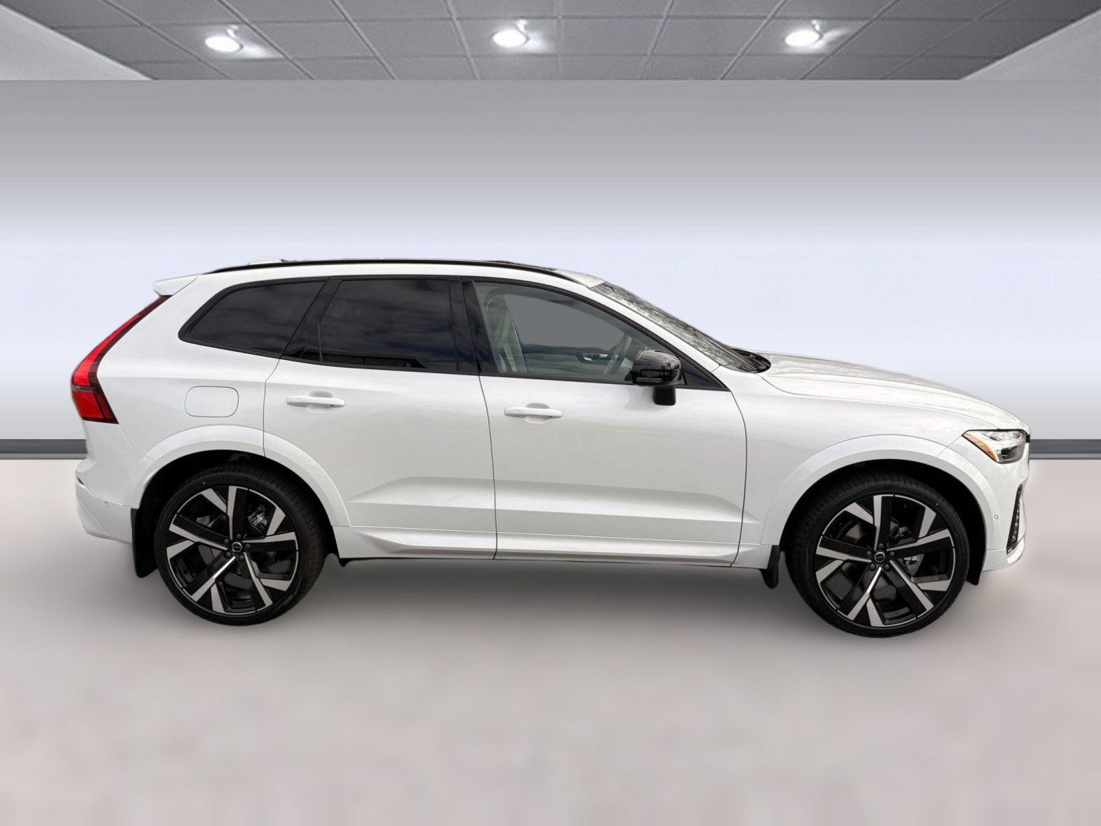 Certified 2026 Volvo XC60 B5 Ultra w/ Climate Package AWD/4WD image 8