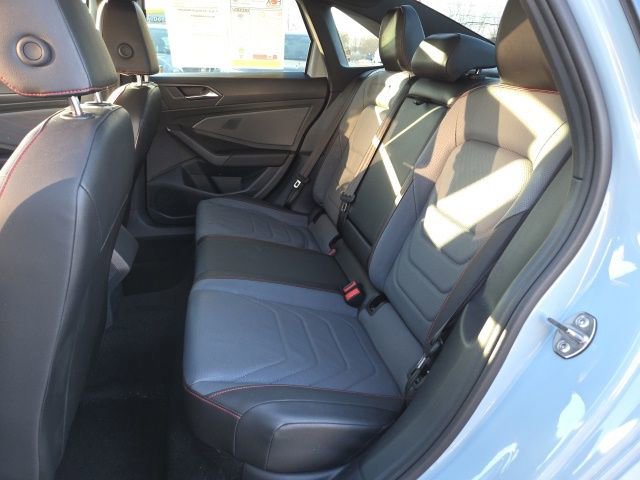 Used 2025 Volkswagen Jetta GLI Autobahn image 11