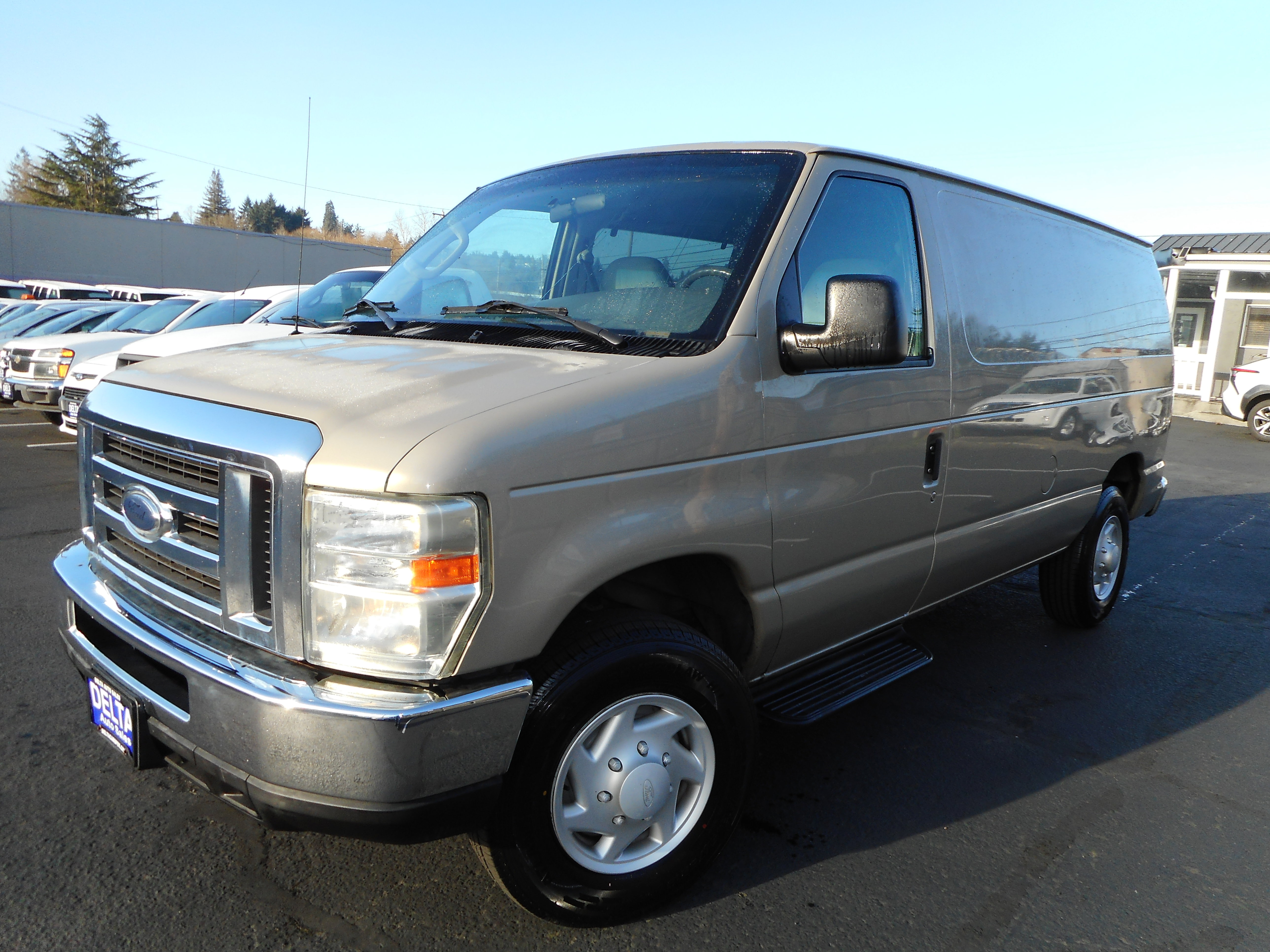 Used 2008 Ford E-250 and Econoline 250 RWD image 3