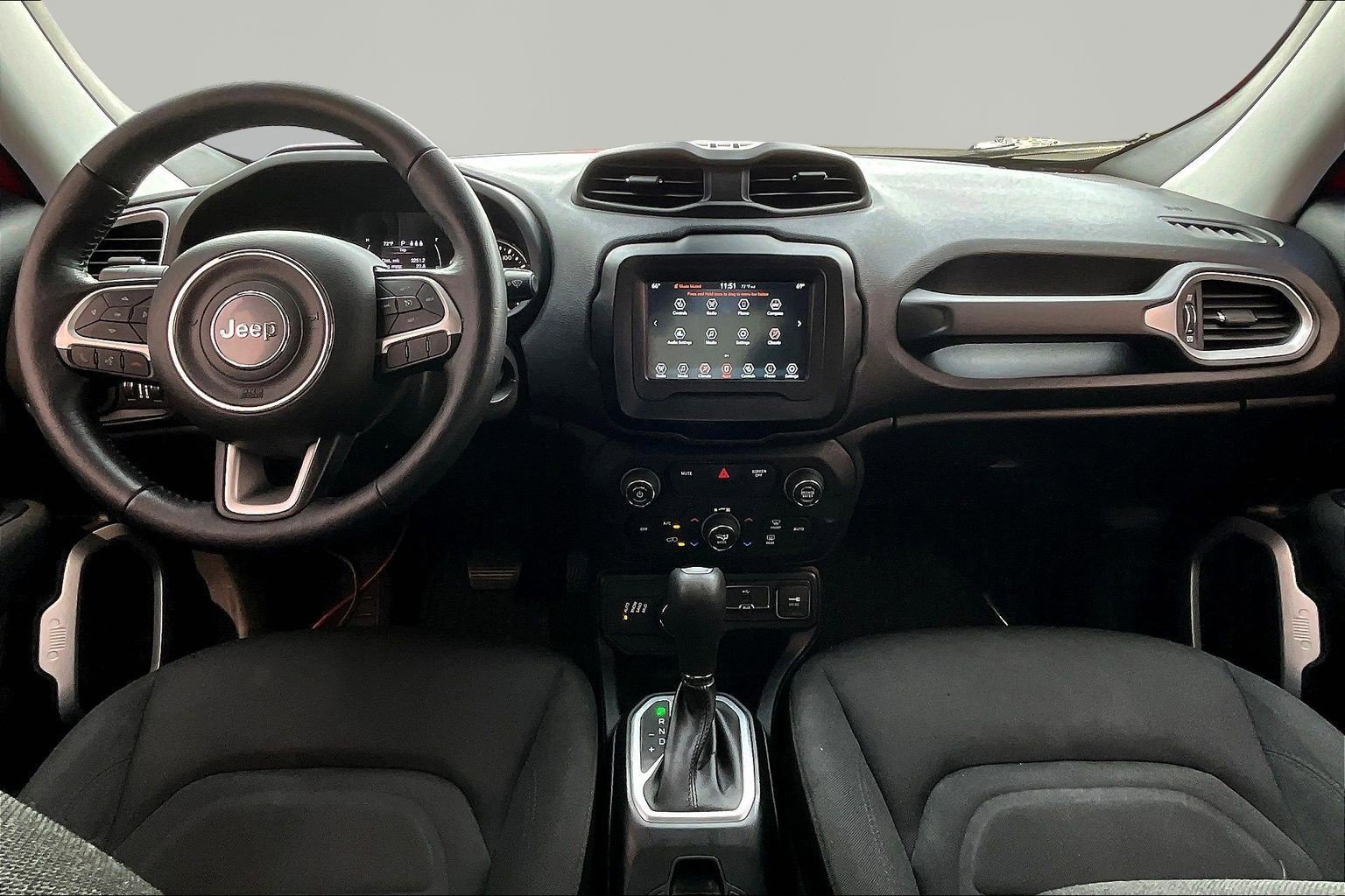 Used 2019 Jeep Renegade Latitude w/ Cold Weather Group AWD/4WD image 7