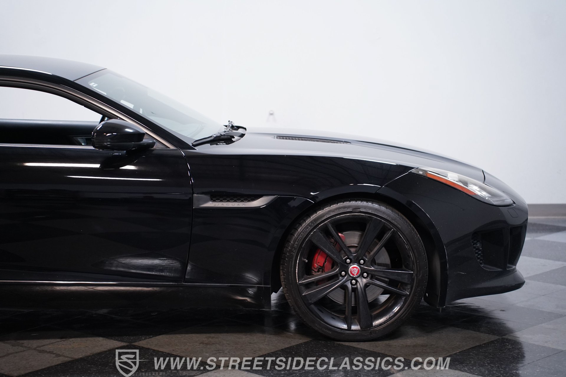 Used 2016 Jaguar F-TYPE Coupe RWD image 26
