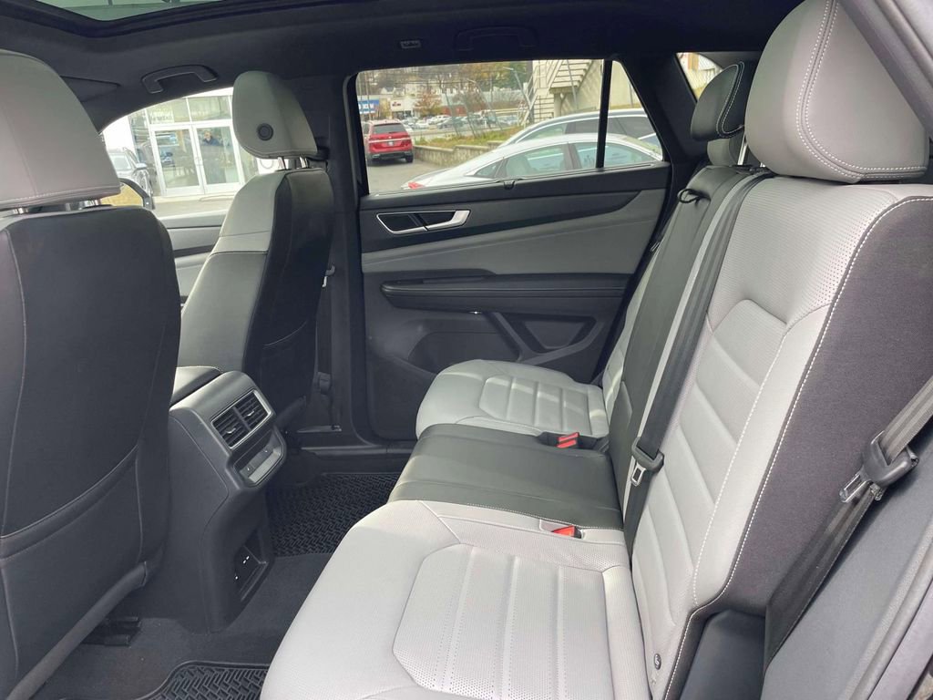 New 2024 Volkswagen Atlas Cross Sport SEL R-Line image 12
