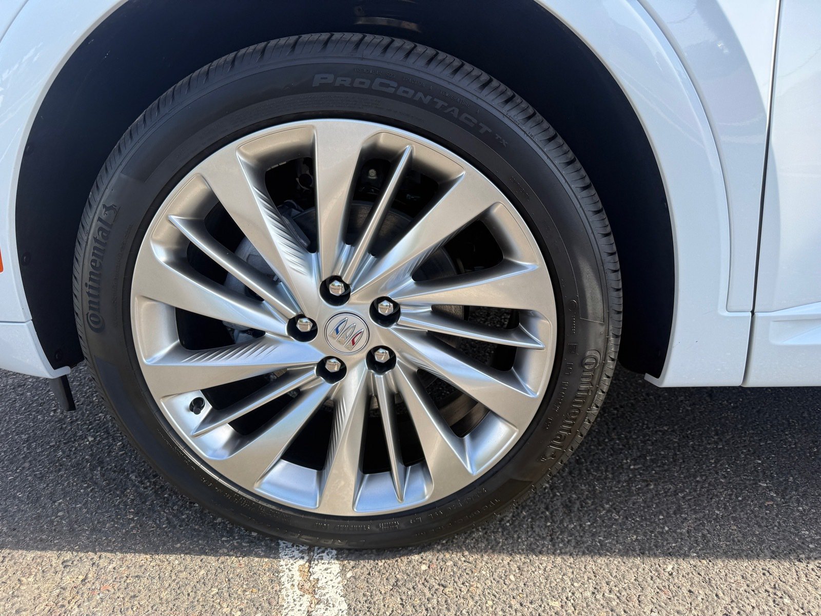 Used 2025 Buick Envision Avenir AWD/4WD image 9