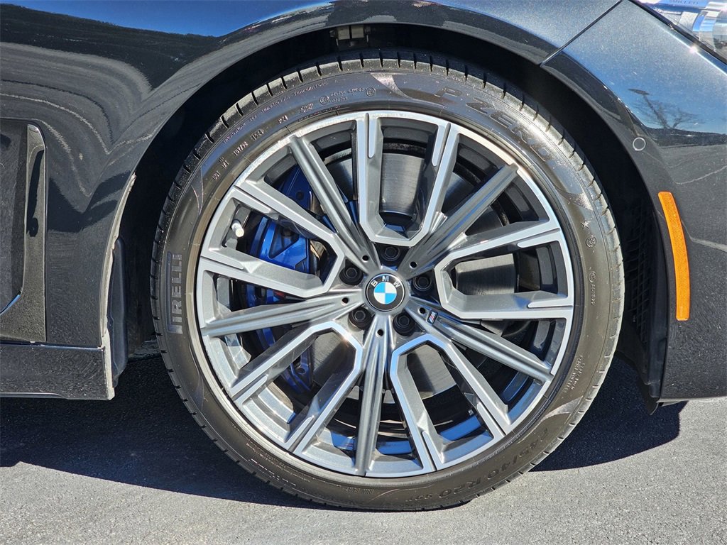 Used 2022 BMW 740i w/ M Sport Package image 13