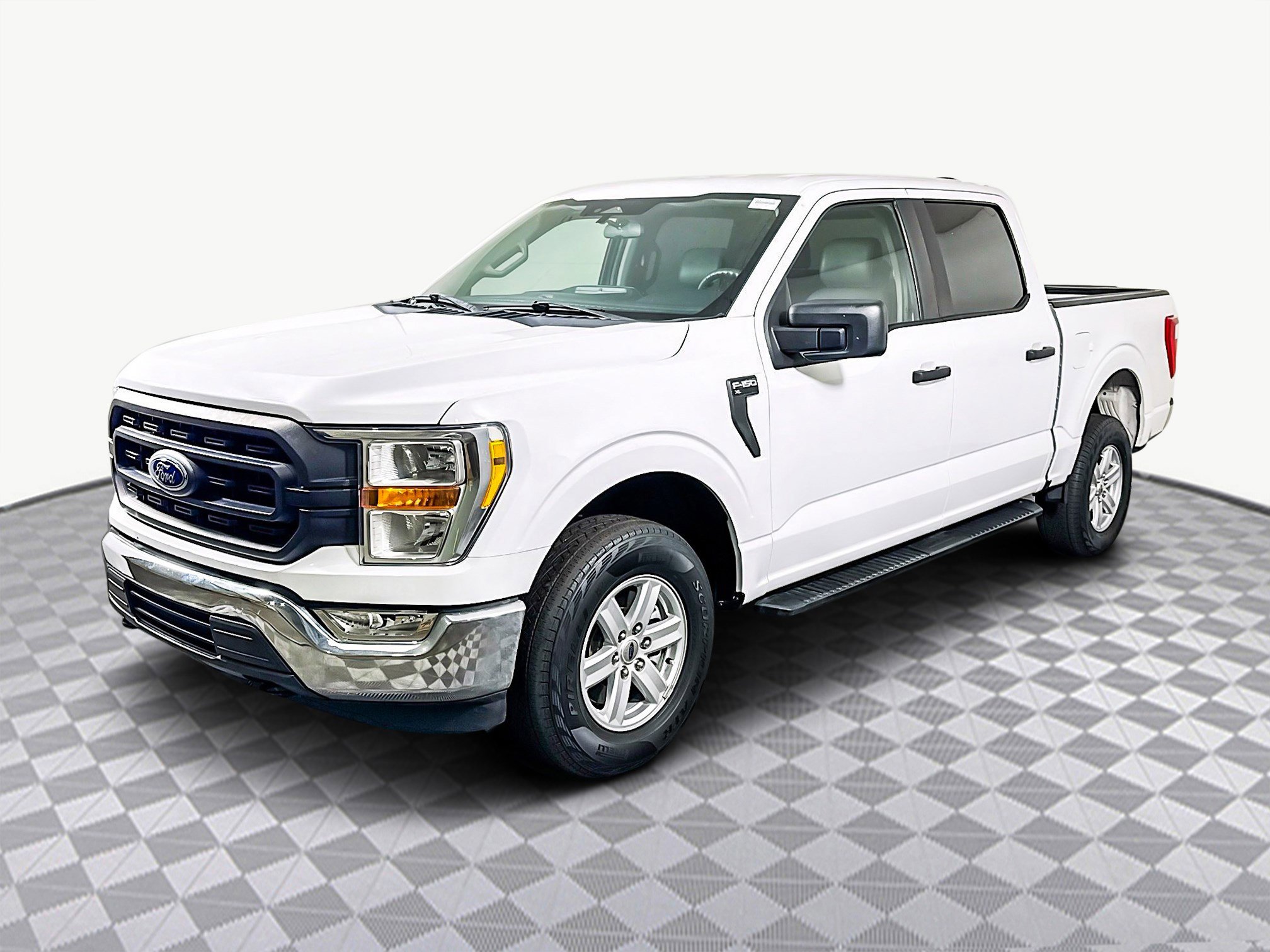 Used 2022 Ford F150 XL w/ Trailer Tow Package image 4