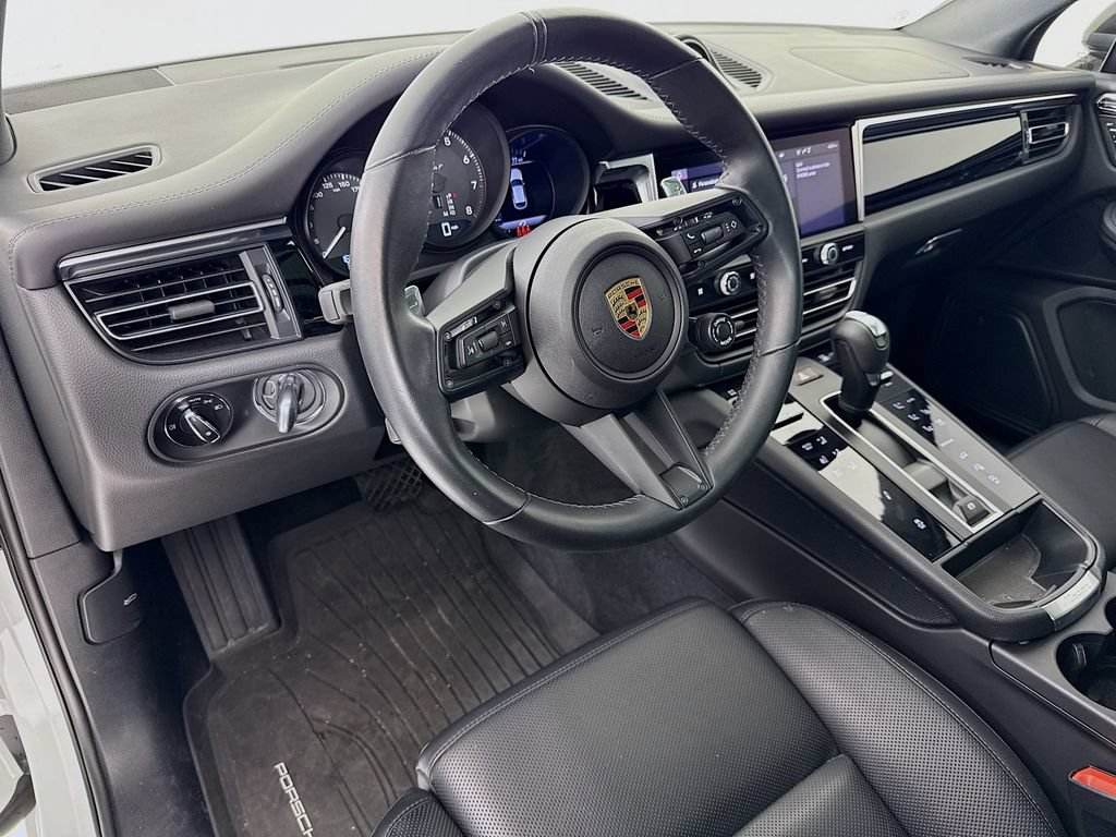 Certified 2024 Porsche Macan Turbo AWD/4WD image 4