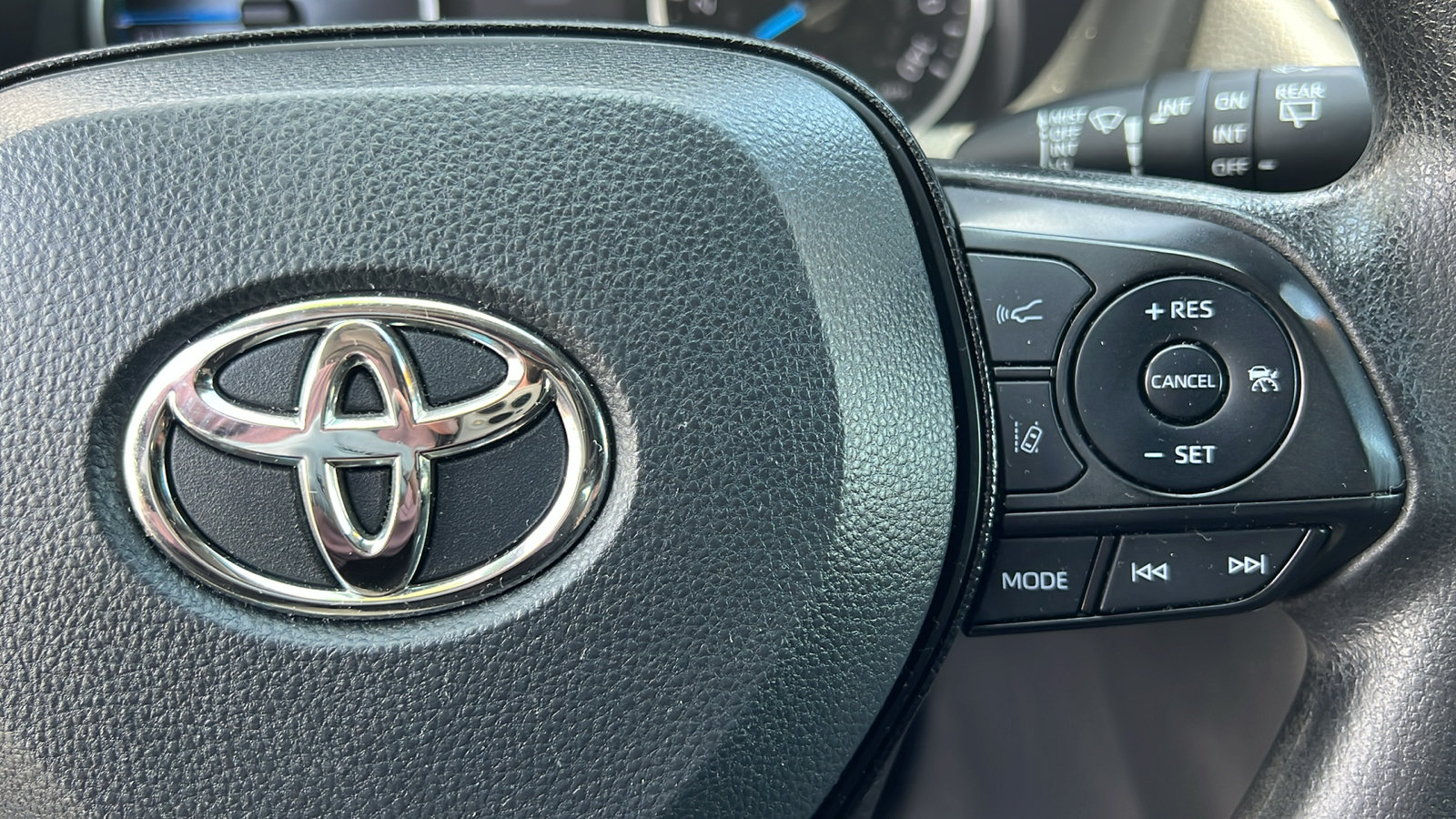 Used 2021 Toyota RAV4 XLE w/ Convenience Package AWD/4WD image 26