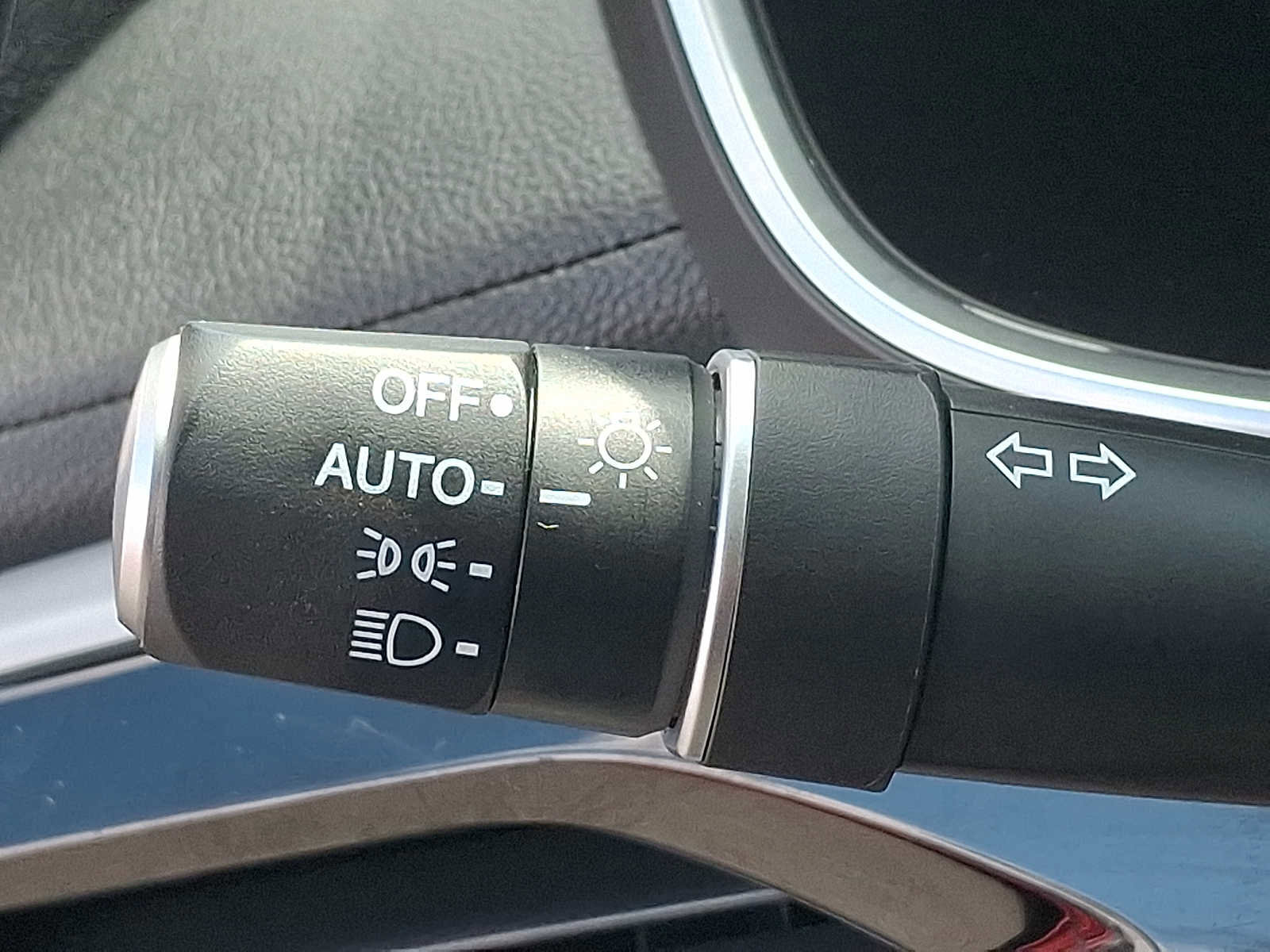 Used 2023 Acura MDX SH-AWD image 26