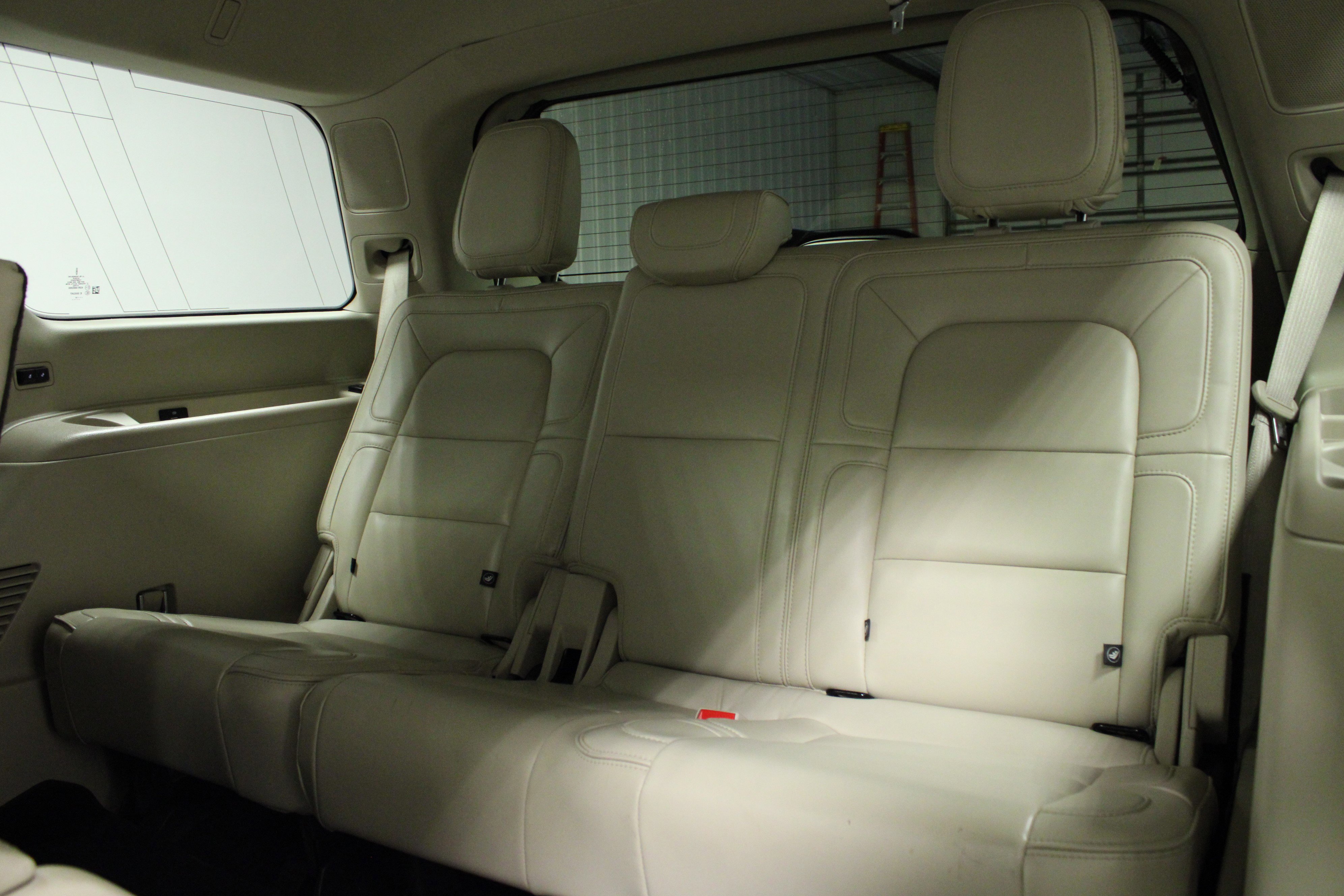 Used 2019 Lincoln Navigator Reserve image 14