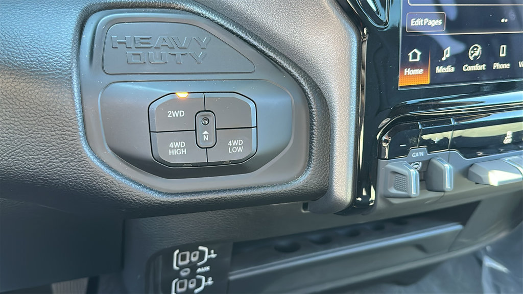 Used 2025 RAM 2500 Big Horn AWD/4WD image 24