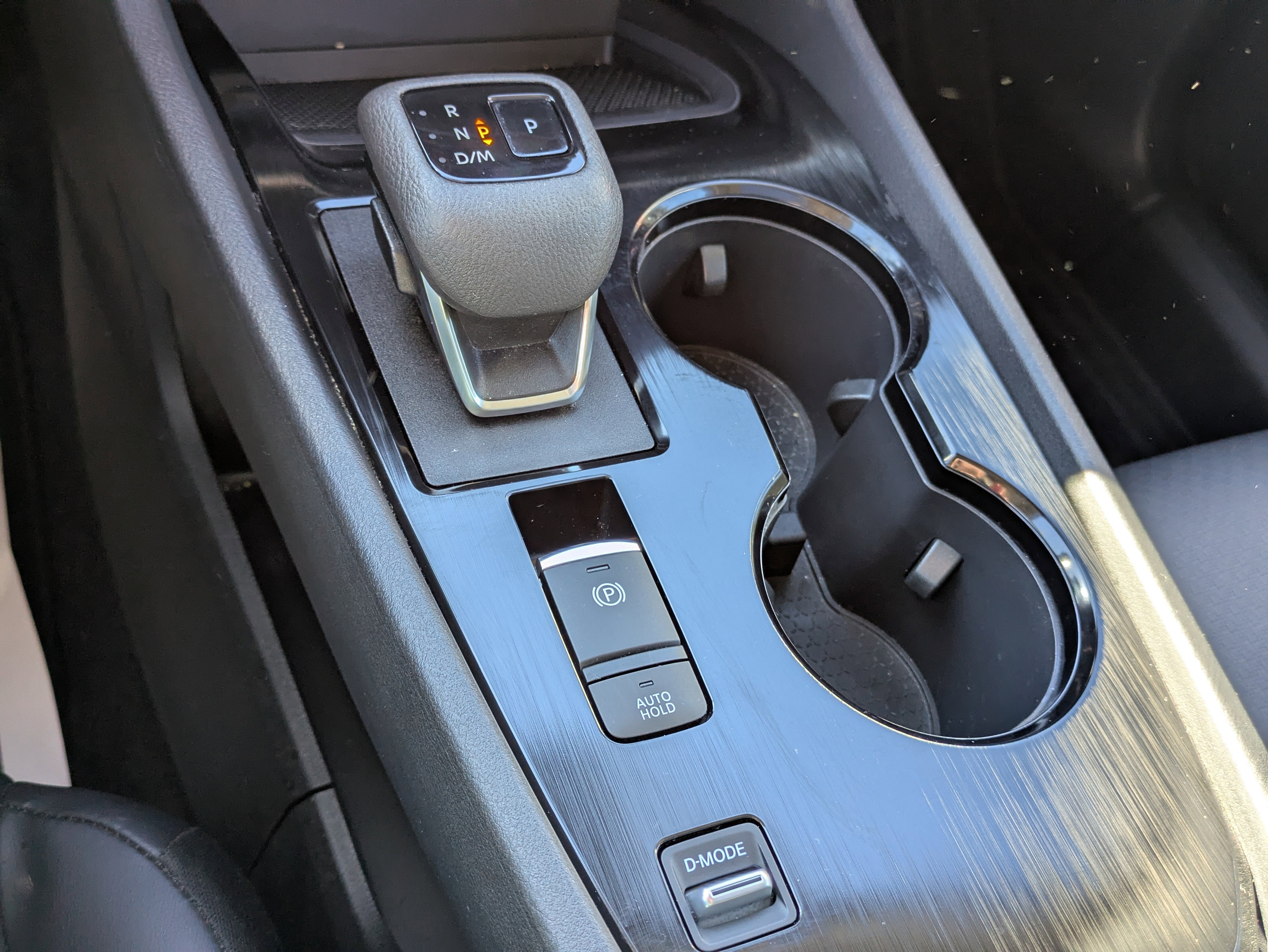 Used 2024 Nissan Rogue SV w/ SV Premium Package image 15