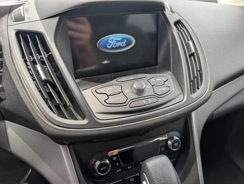 Used 2016 Ford Escape SE w/ Equipment Group 201A FWD image 15