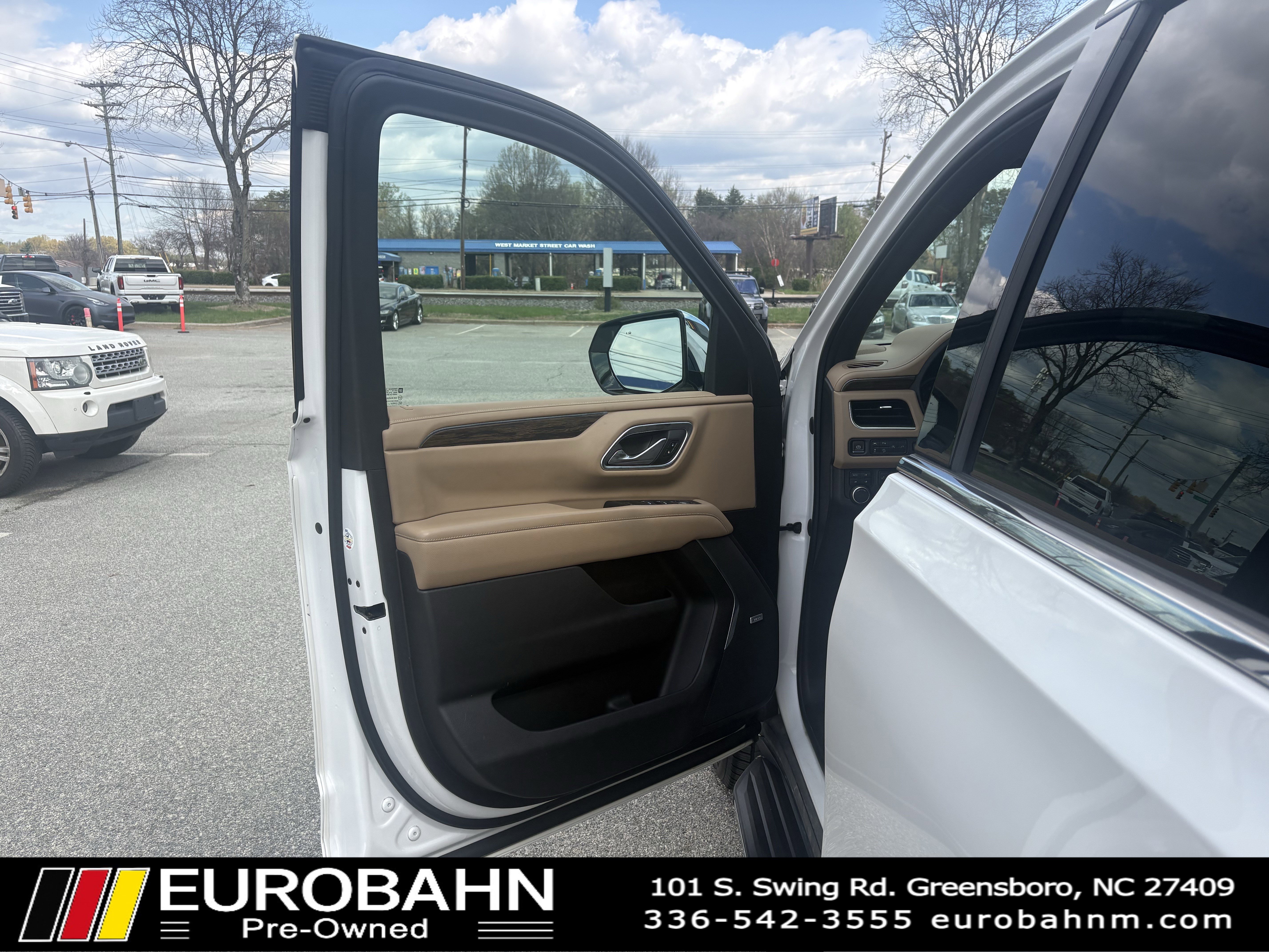 Used 2021 Chevrolet Tahoe Premier w/ Premium Package image 9