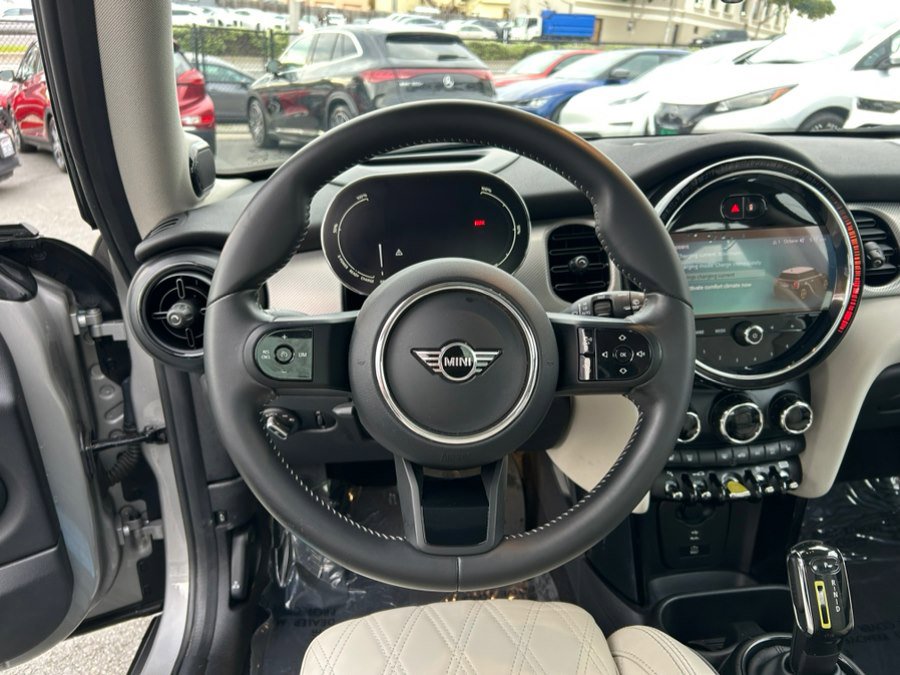 Used 2023 MINI Cooper SE image 16