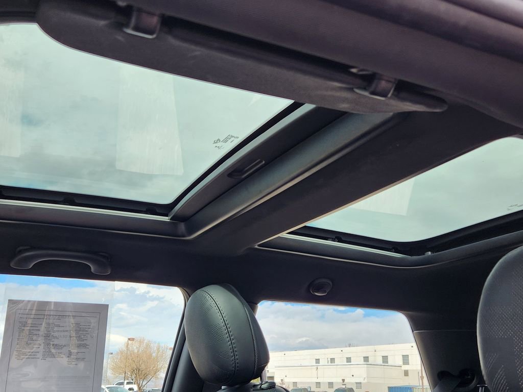 Used 2022 MINI Cooper SE image 28