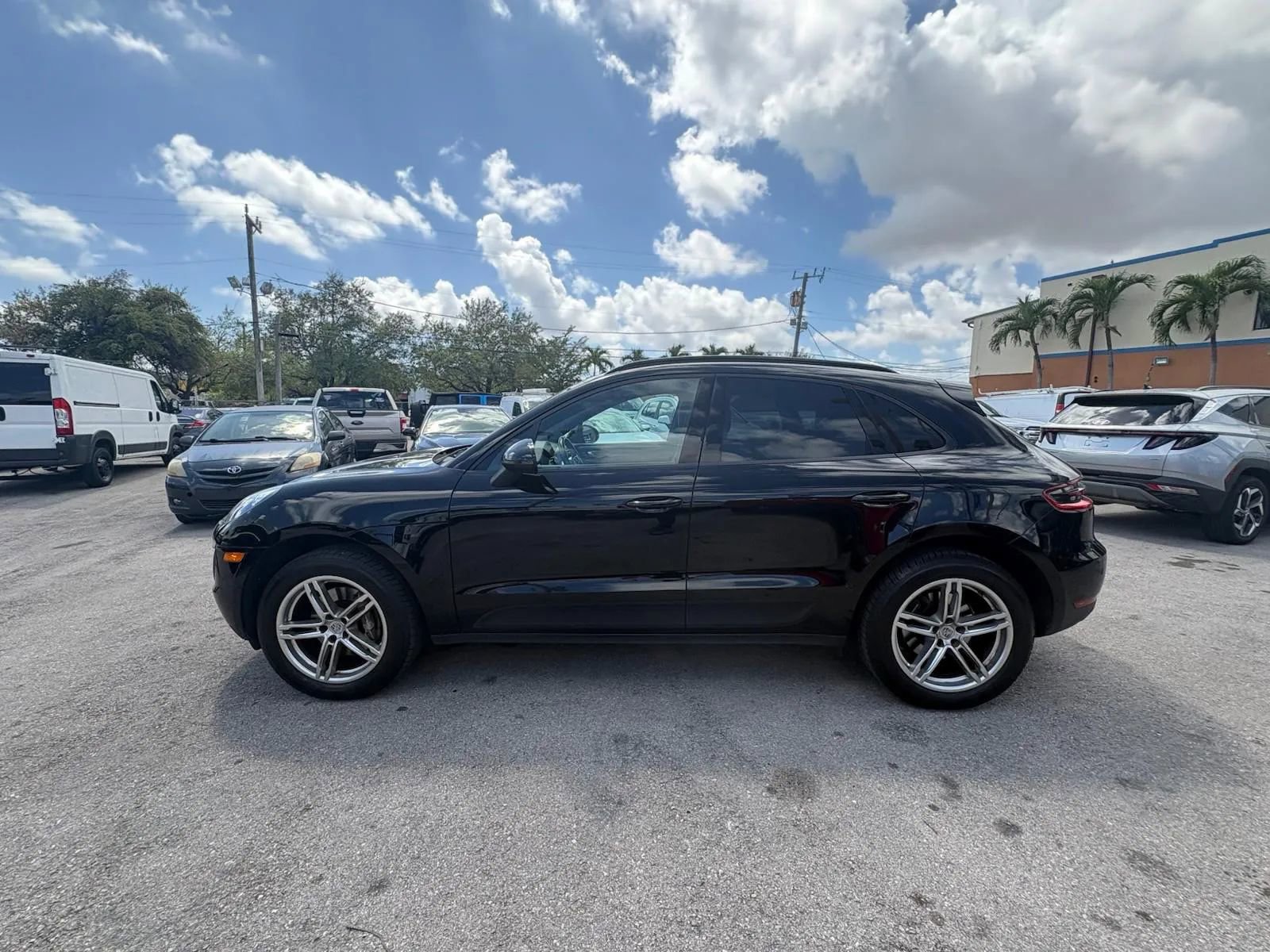 Used 2017 Porsche Macan AWD/4WD image 8