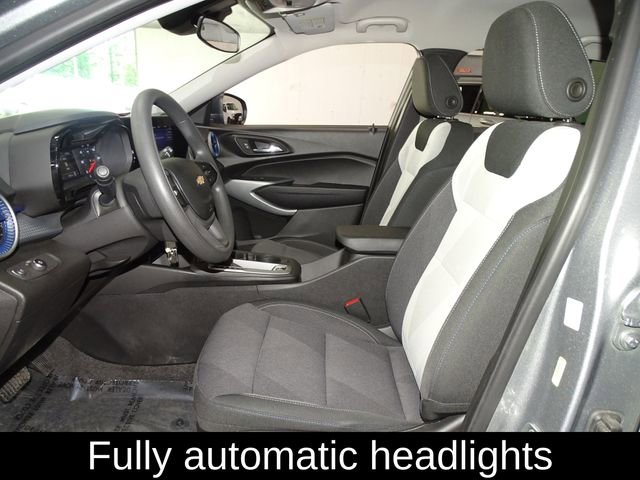 Used 2024 Chevrolet Trax LS image 10