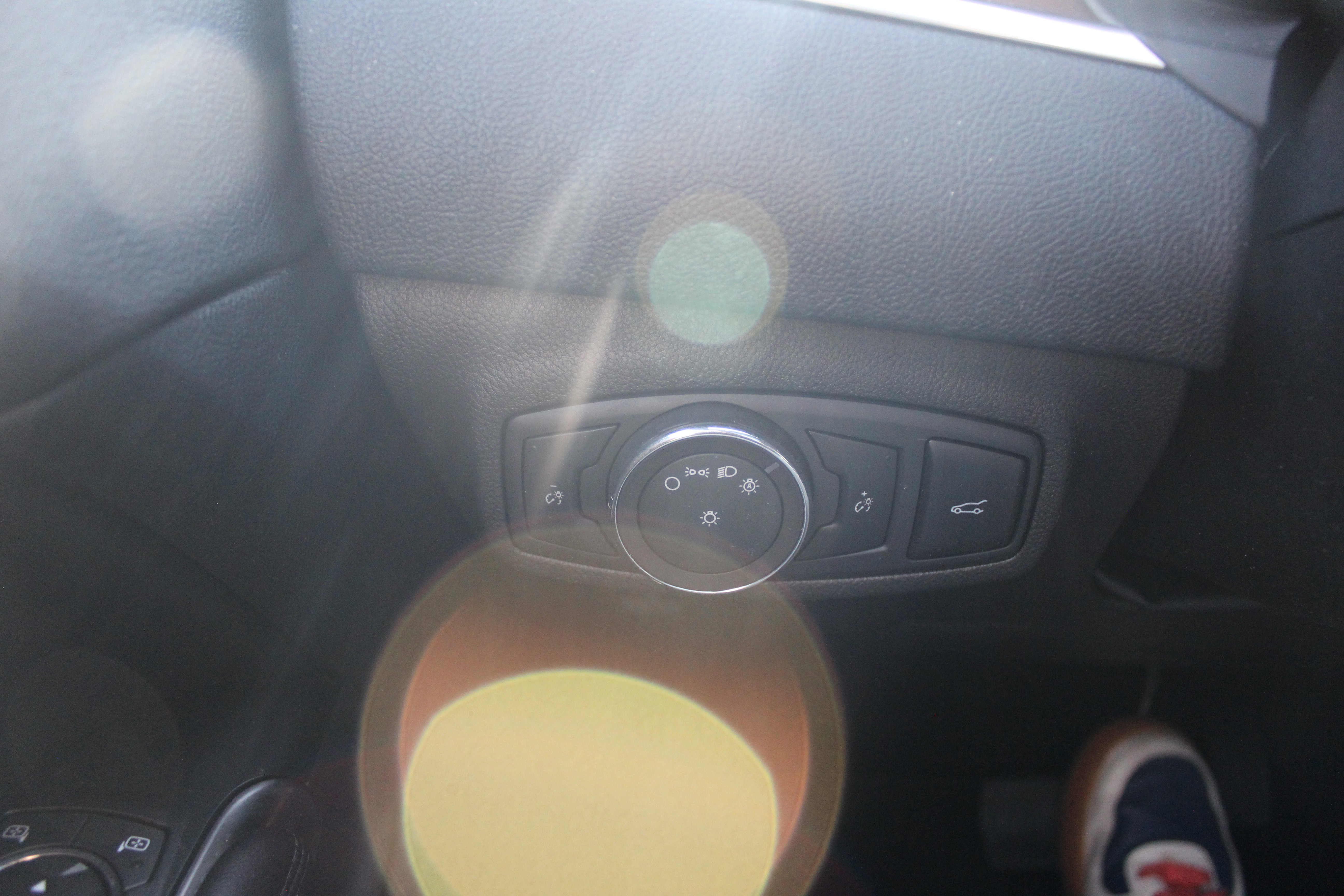 Used 2019 Lincoln MKC Reserve w/ MKC Climate Package image 18