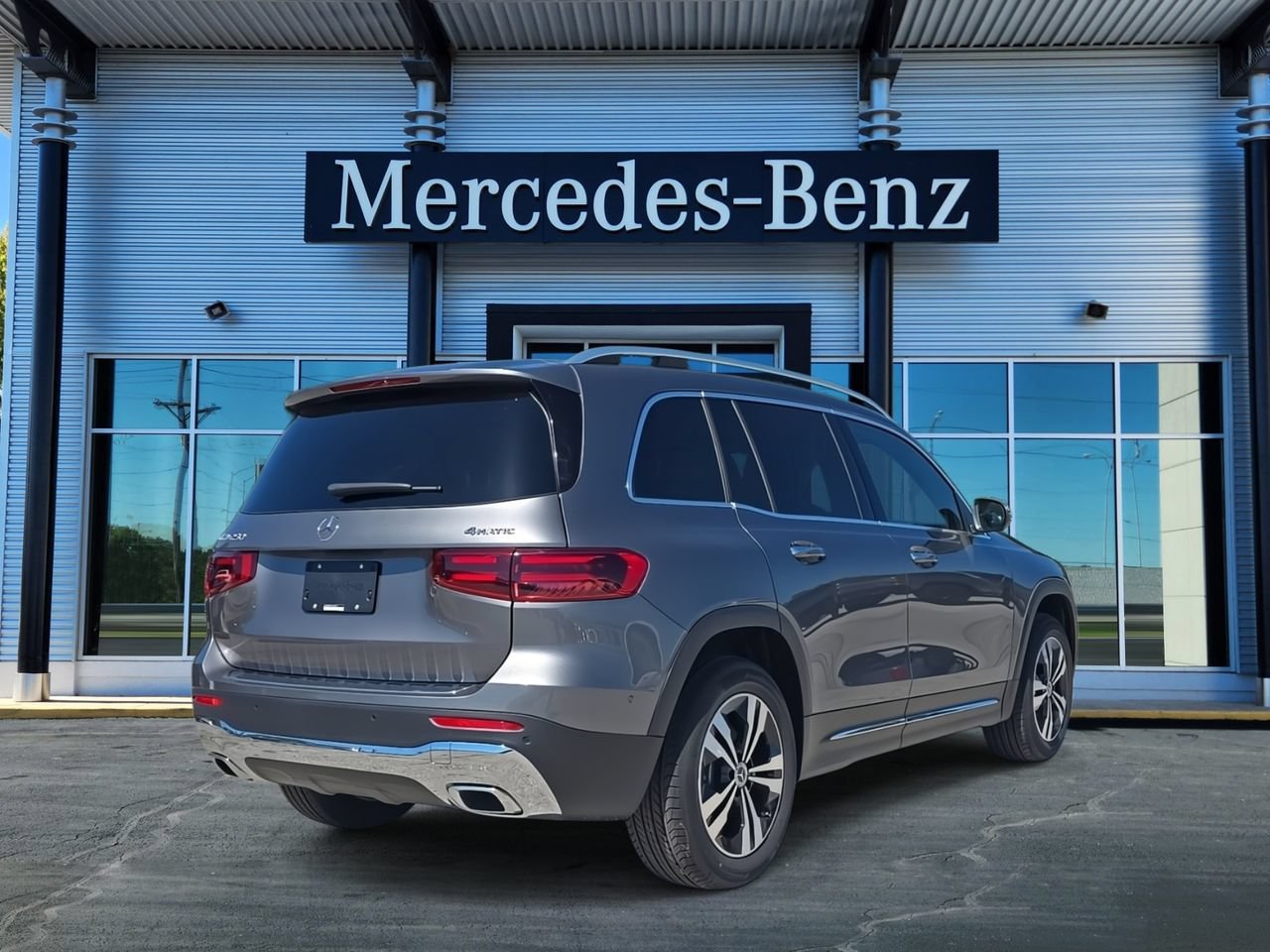 New 2026 Mercedes-Benz GLB 250 4MATIC image 6
