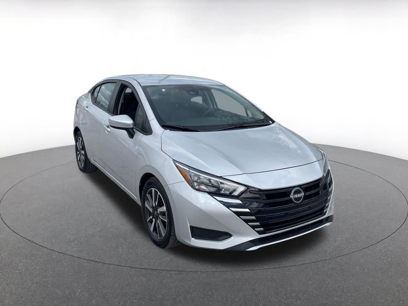 Used 2025 Nissan Versa SV FWD image 1