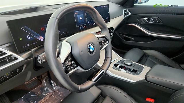 Used 2025 BMW 330i xDrive Sedan AWD/4WD image 33