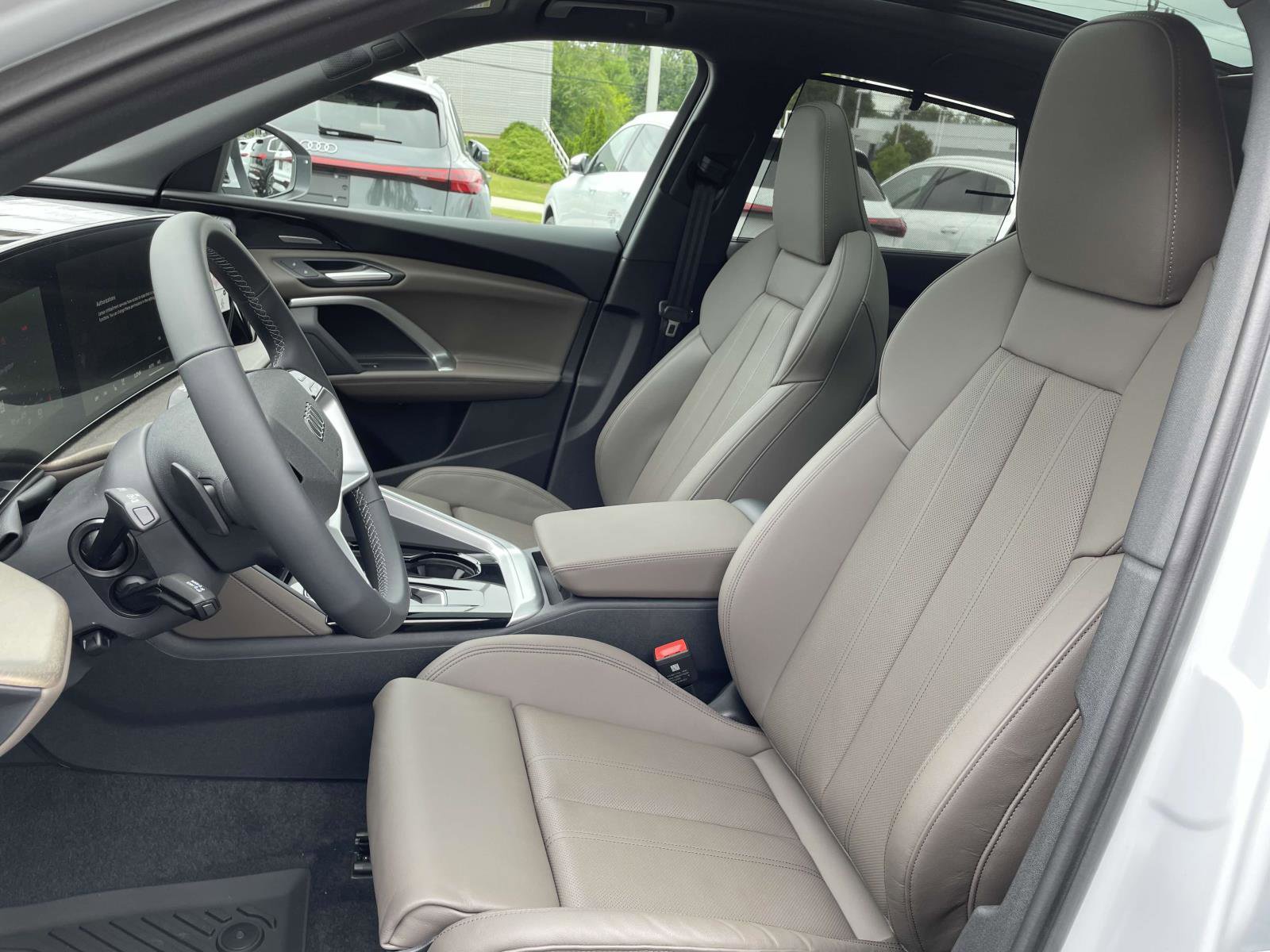 New 2025 Audi Q5 Premium Plus image 17