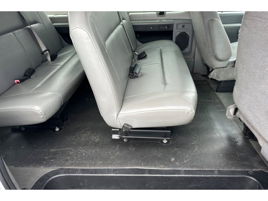 Used 2006 Ford E-350 and Econoline 350 XL image 14