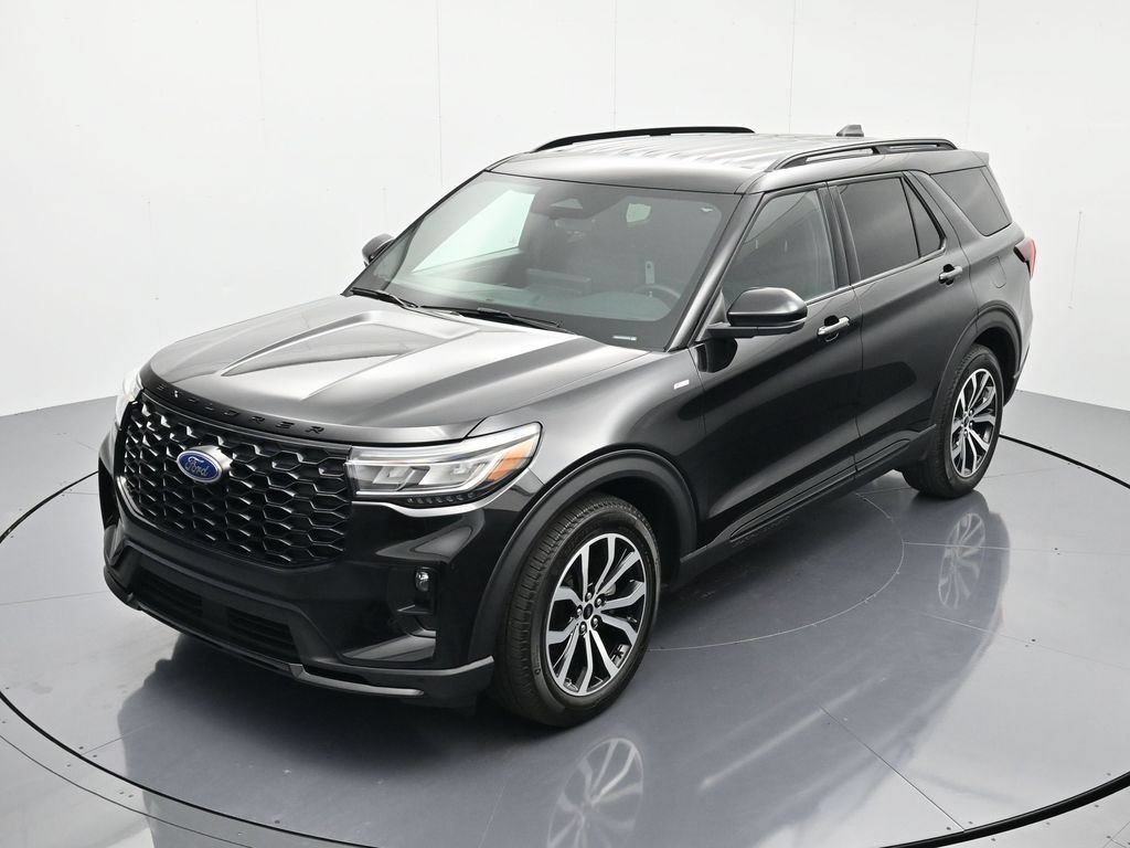 Certified 2025 Ford Explorer ST-Line w/ Premium Package RWD image 29