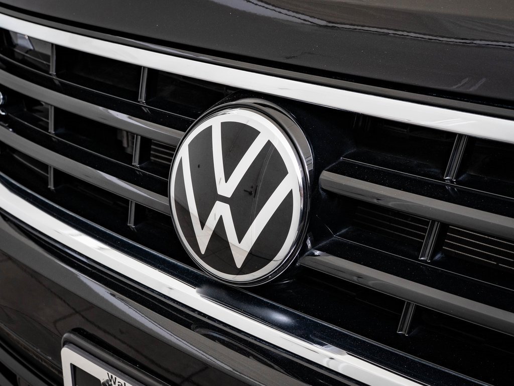 Used 2024 Volkswagen Tiguan SE R-Line image 3