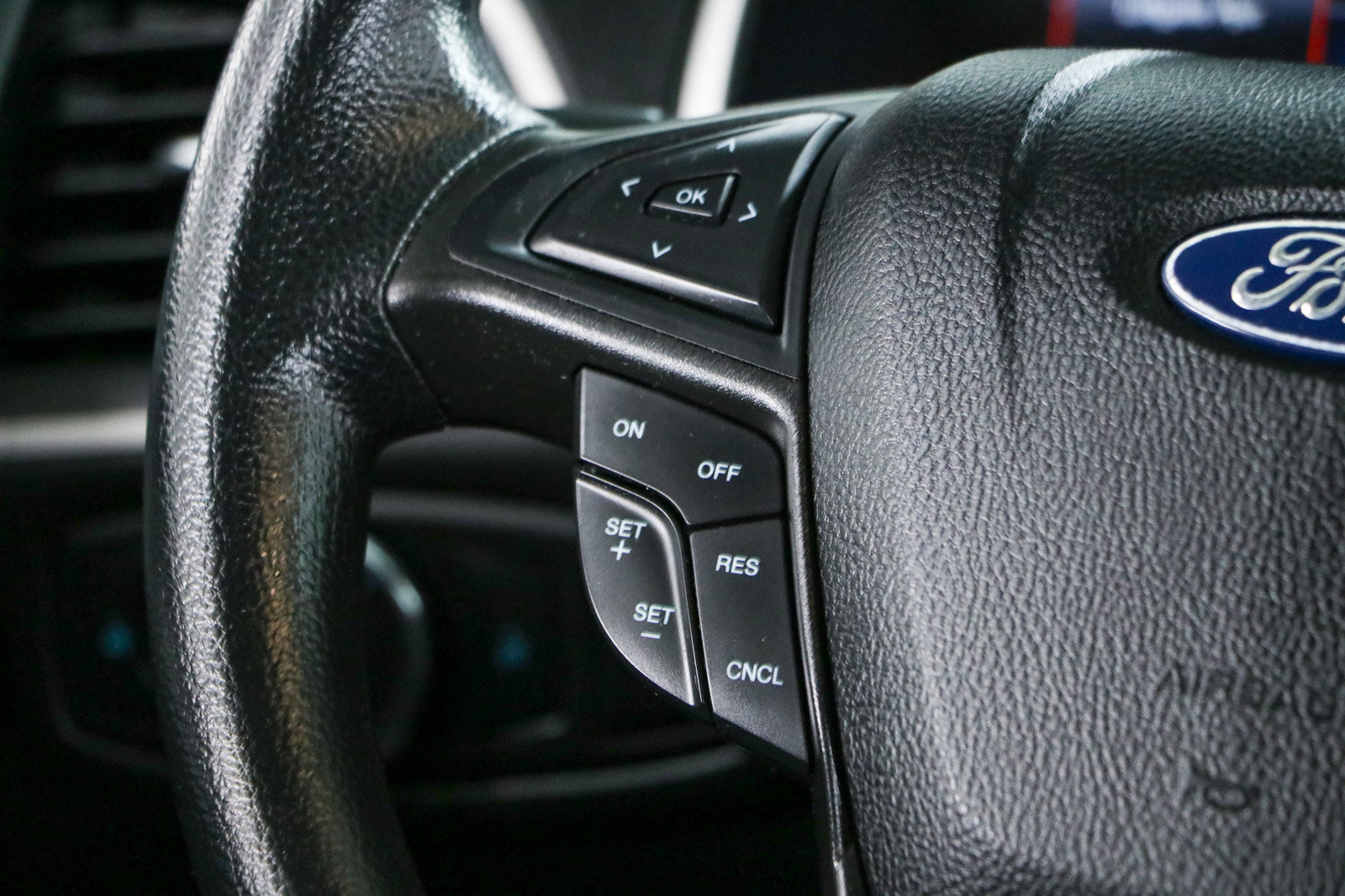 Used 2021 Ford Edge SE image 13