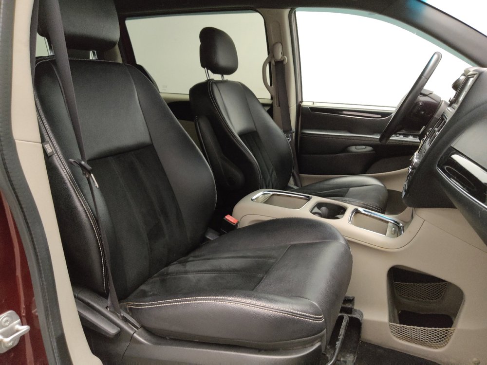 Used 2017 Dodge Grand Caravan SXT image 21