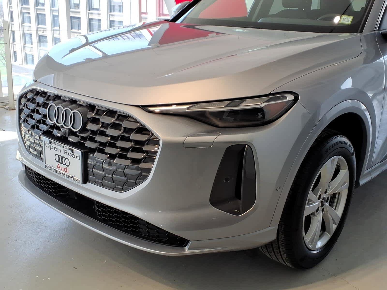 Certified 2025 Audi Q5 Premium w/ Convenience Package AWD/4WD image 7
