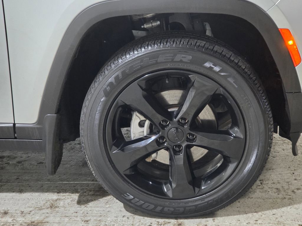 Used 2022 Jeep Grand Cherokee Altitude image 13