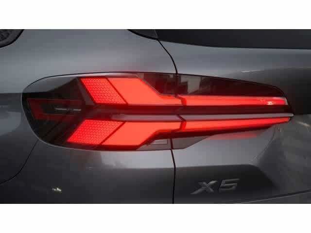 Used 2026 BMW X5 sDrive40i w/ Executive Package RWD image 8
