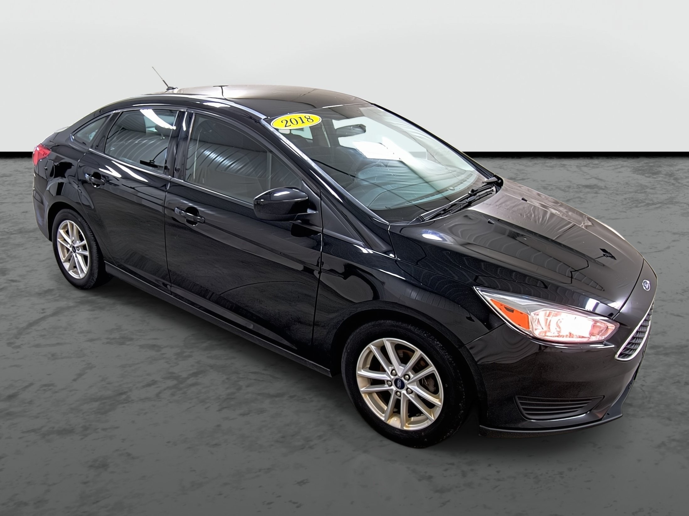 Used 2018 Ford Focus SE FWD image 5