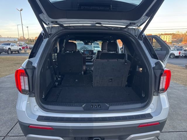 Used 2025 Ford Explorer Platinum w/ LUX Leather Package image 16